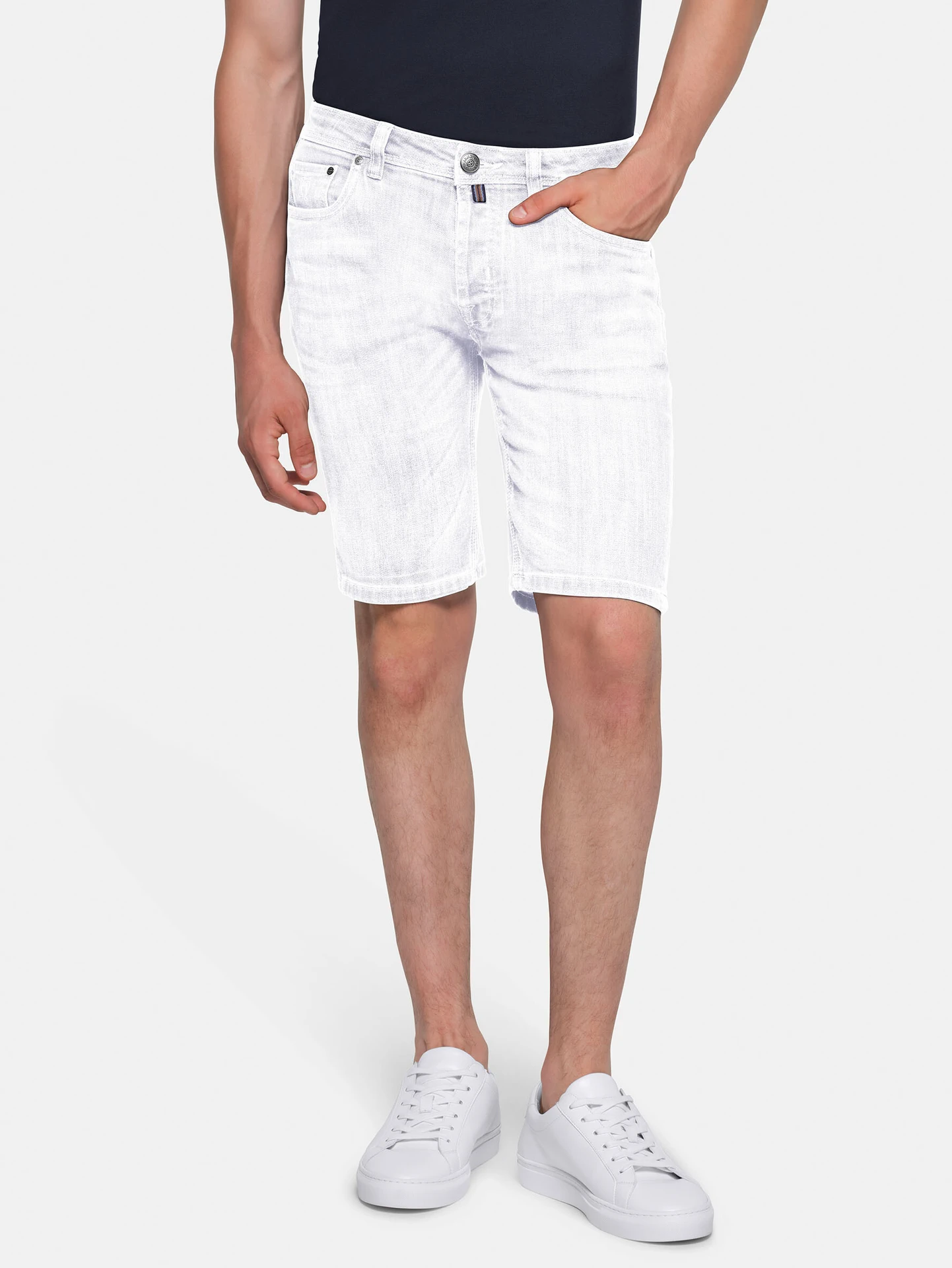 hakro-733-5-pocket-jeansshorts-x-stretch-eco-weiss-model-0 HAKRO 5-Pocket-Jeansshort X-Stretch 733 ECO
