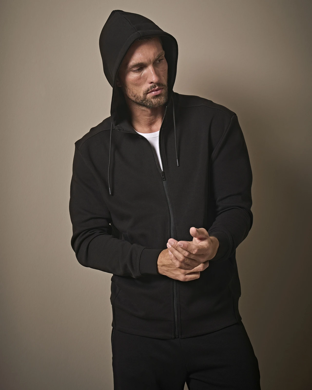 tee-jays-5508-ribbed-interlock-hooded-full-zip-black-model-0 Tee Jays Ribbed Interlock Hooded Full Zip
