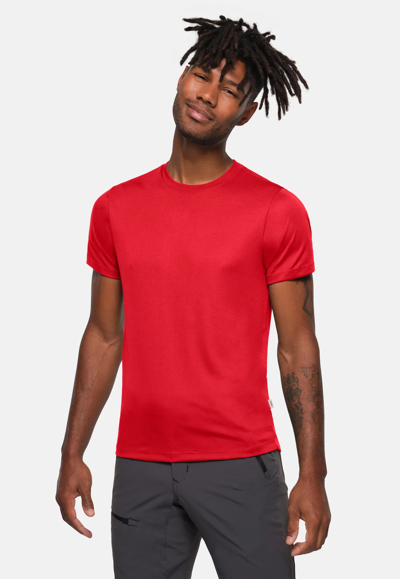 hakro-287-t-shirt-coolmax-rot-model-0 HAKRO T-Shirt 287 Coolmax