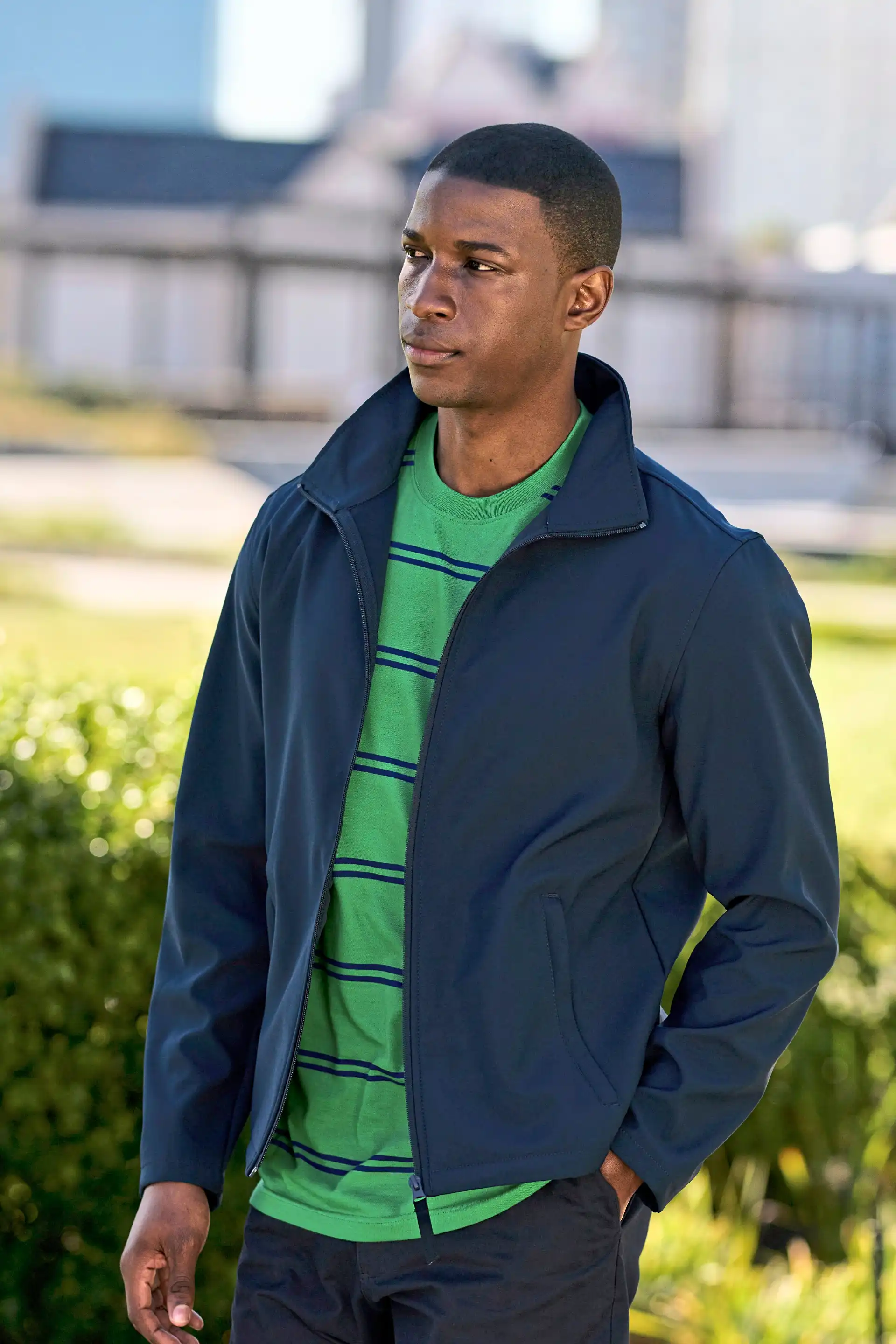 regatta-tra680-classic-softshell-jacket-navy-model-1 Regatta Classic Softshell Jacket