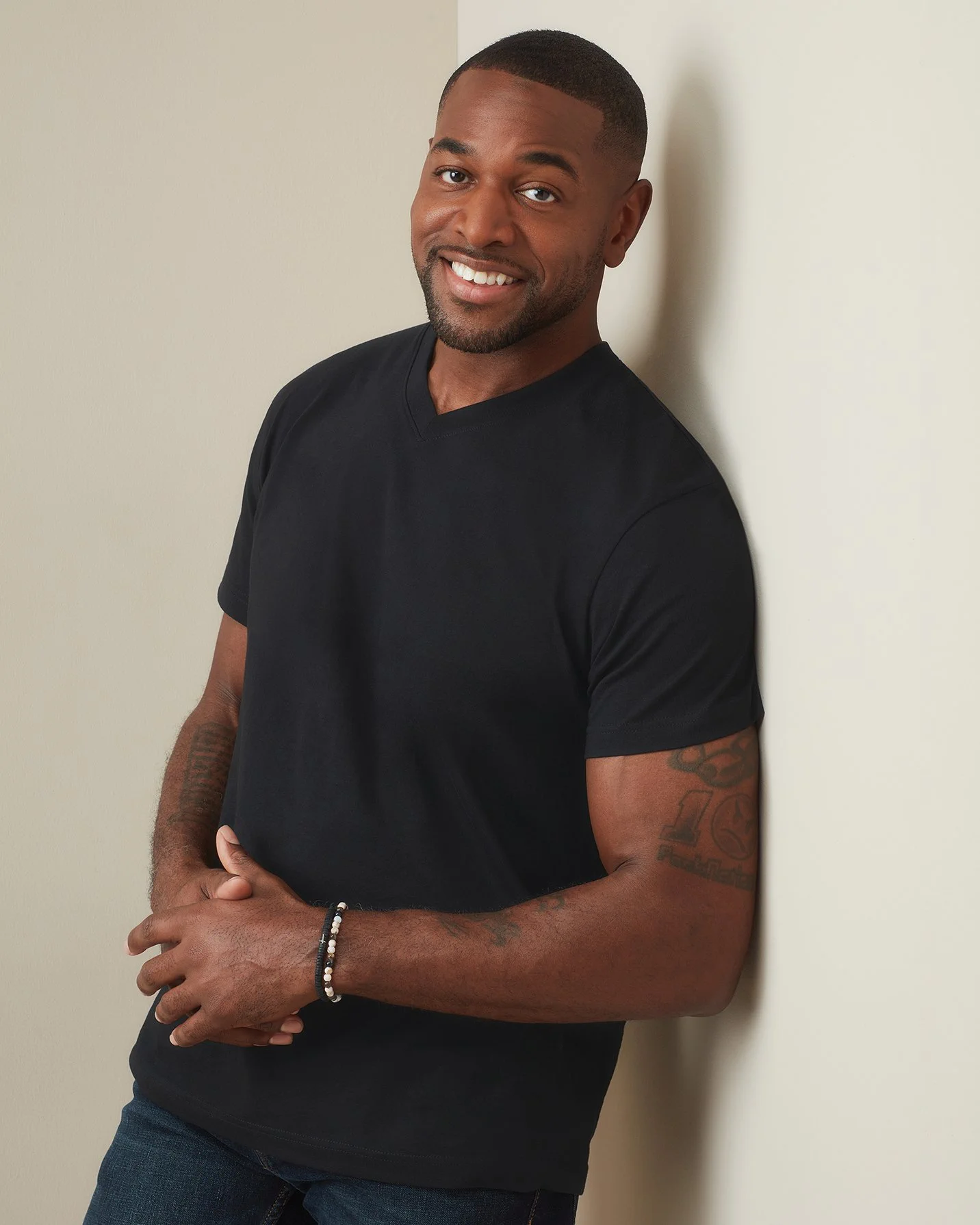 stedman-st2300-classic-t-shirt-v-neck-blackopal-model-1 Stedman Classic-T V-Neck