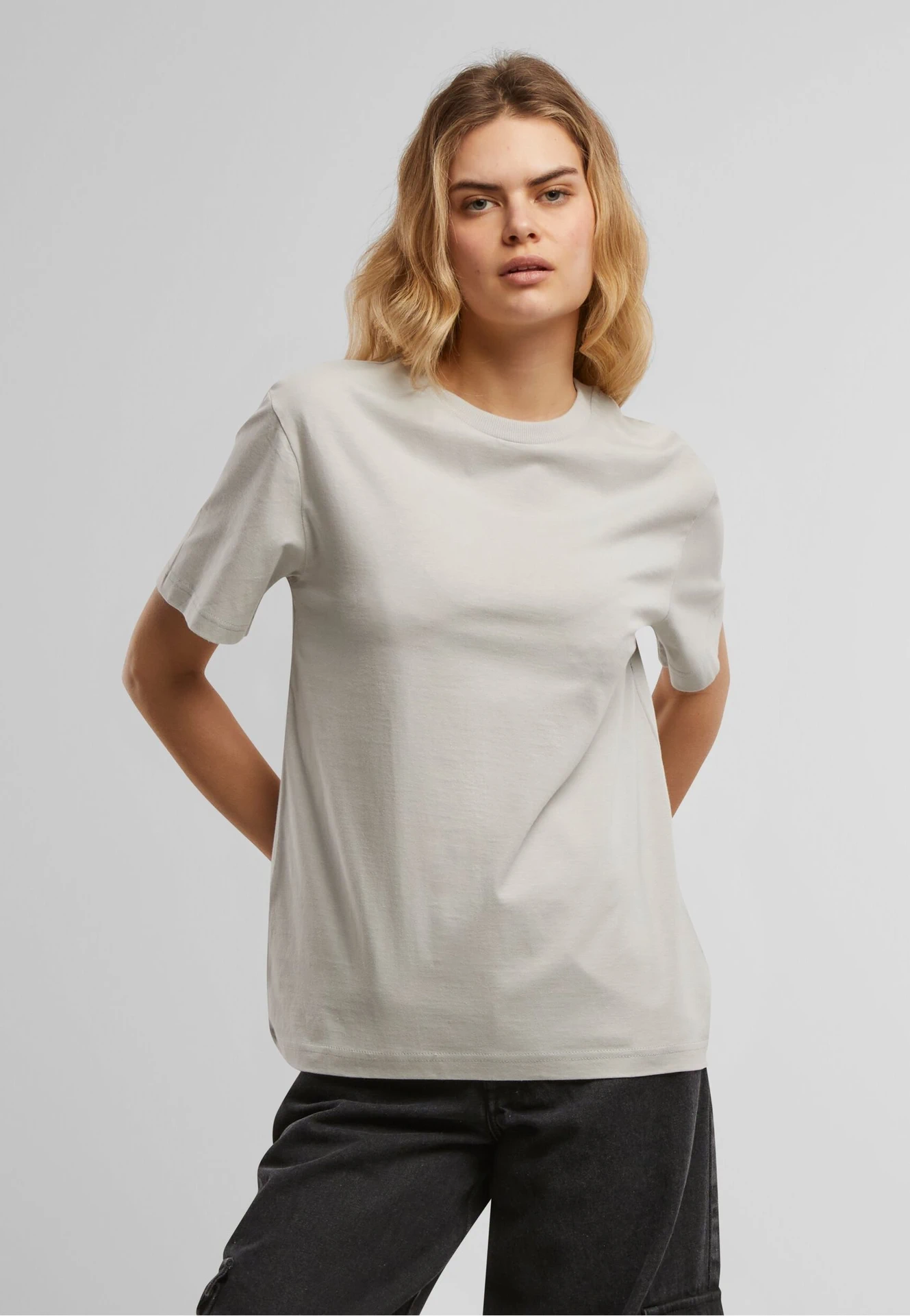 BYB-BY211-ladies-everyday-t-shirt-lightasphalt-model-0 Build Your Brand Ladies Everyday Tee
