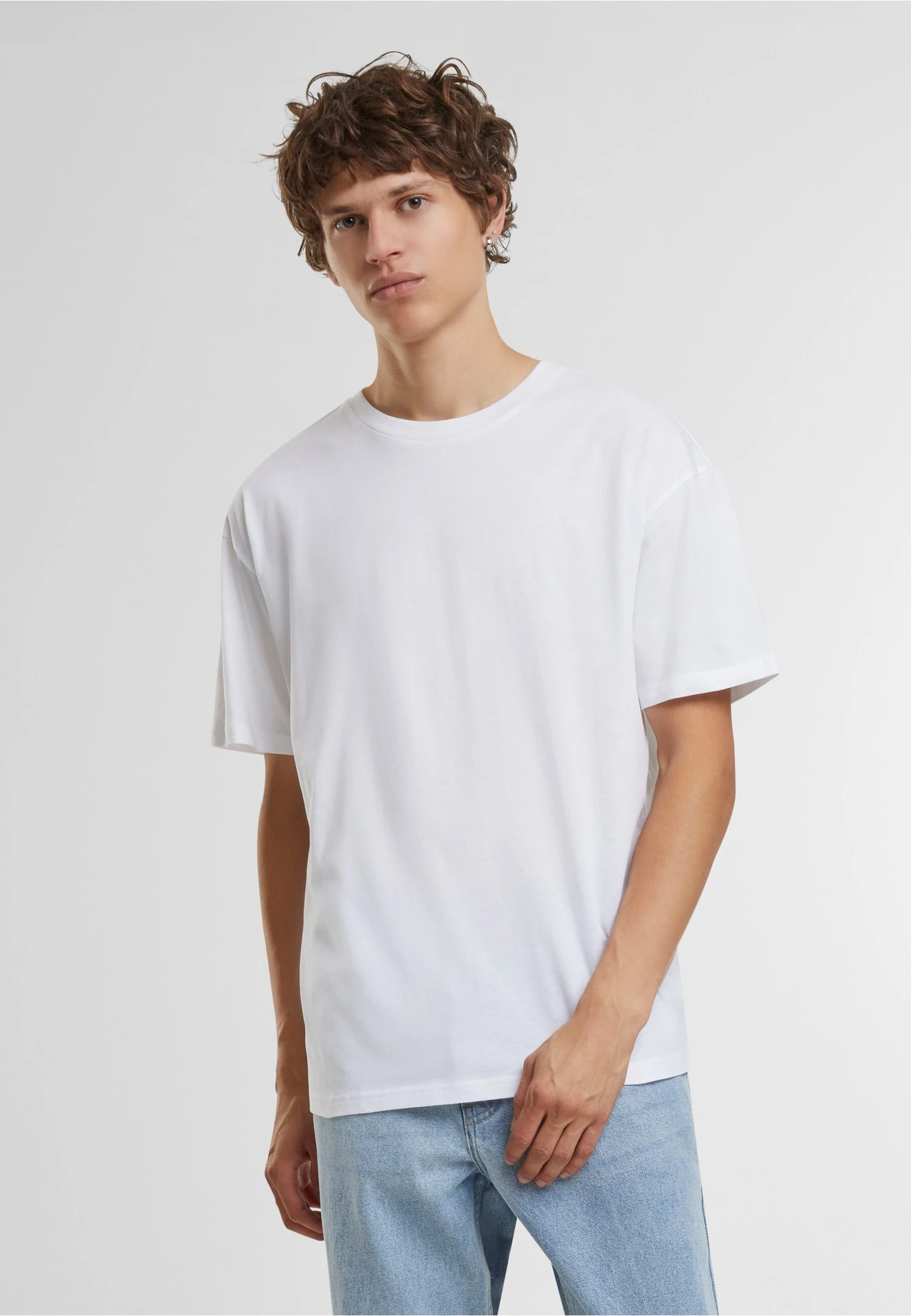 BYB-BB035-light-basic-loose-t-shirt-white-model-0 Build Your Brand Light Basic Loose Tee