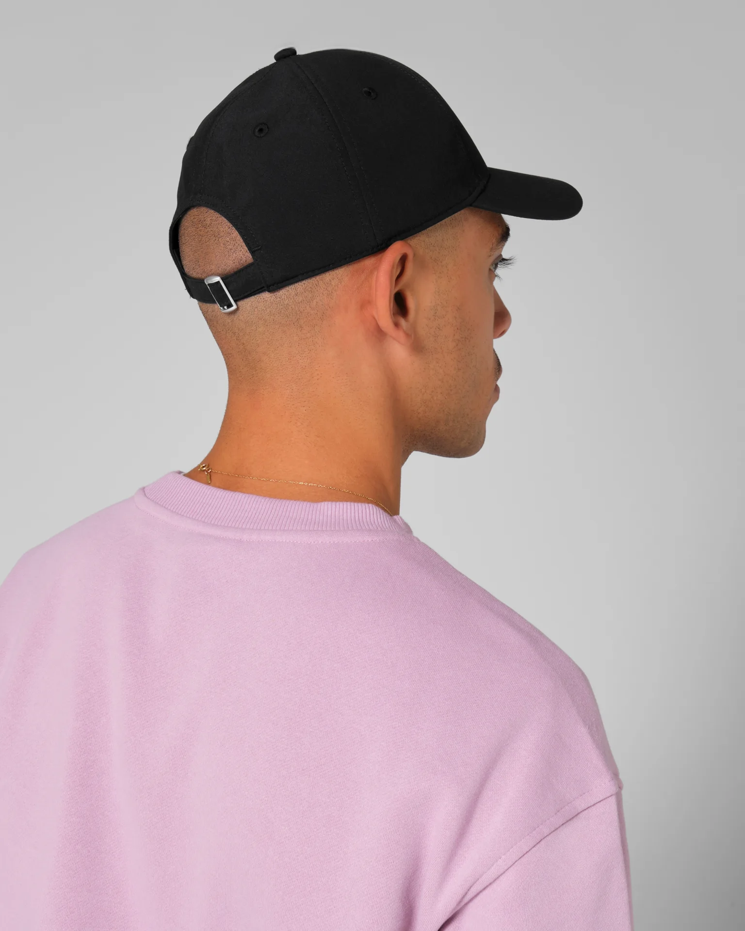 beechfield-B191R-water-resistant-lifestyle-cap-model-1 Beechfield Water Resistant Lifestyle Cap