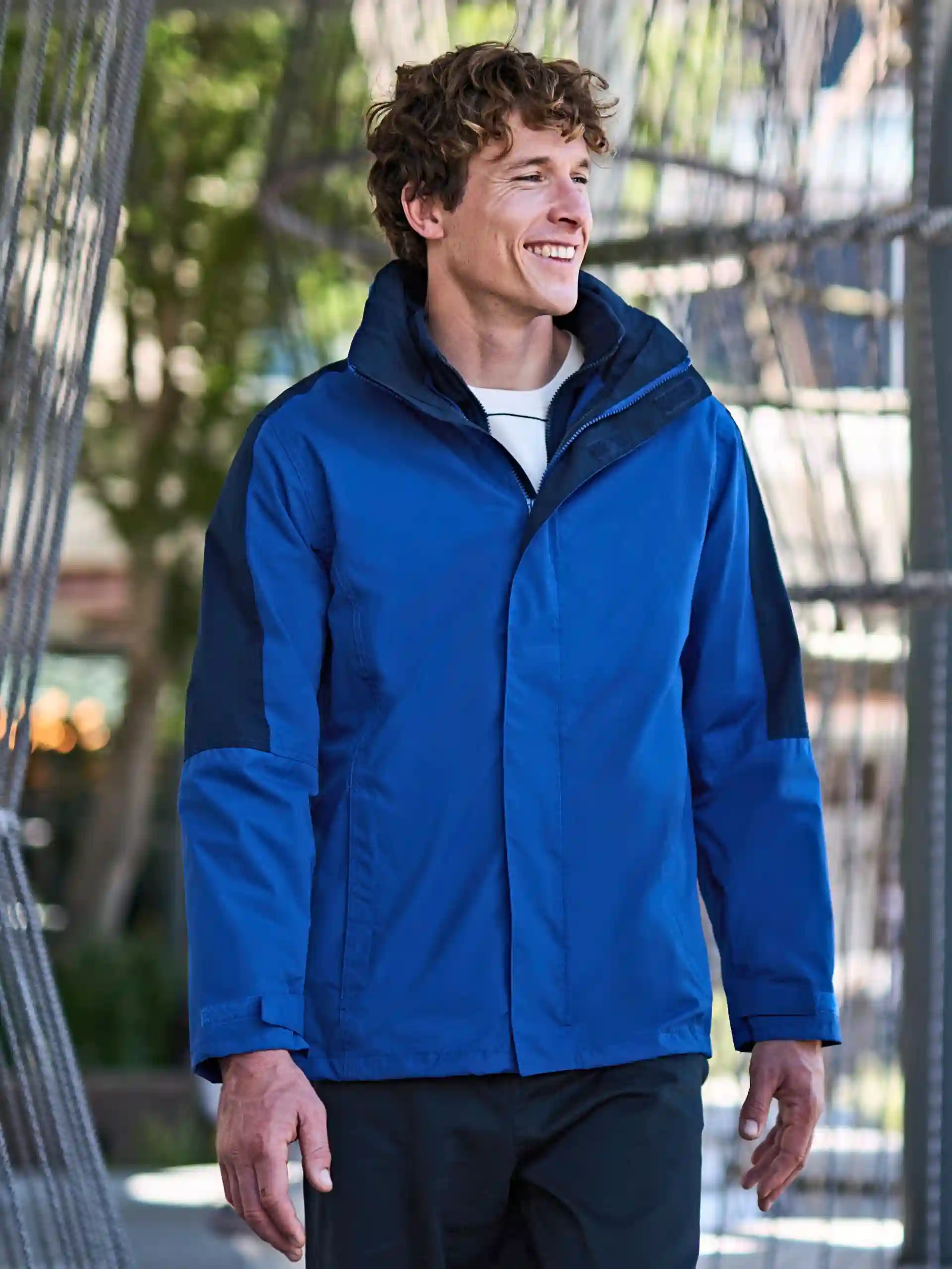regatta-tra130-defender-III-3-in-1-jacket-royal-blue-navy-model-1 Regatta Defender III 3-in-1 Jacket
