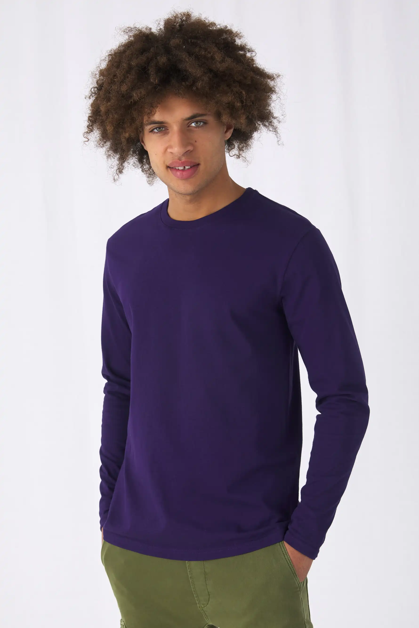 bc-tu07t-hashtag-e190-LSL-longsleeve-urban-purple-model-1 B&C T-Shirt #E190 Long Sleeve
