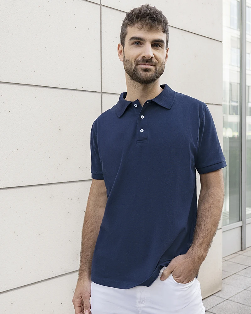 karlowsky-pm6-herren-workwear-poloshirtshirt-modern-flair-navy-model-2 KARLOWSKY Herren Workwear Poloshirt Modern-Flair