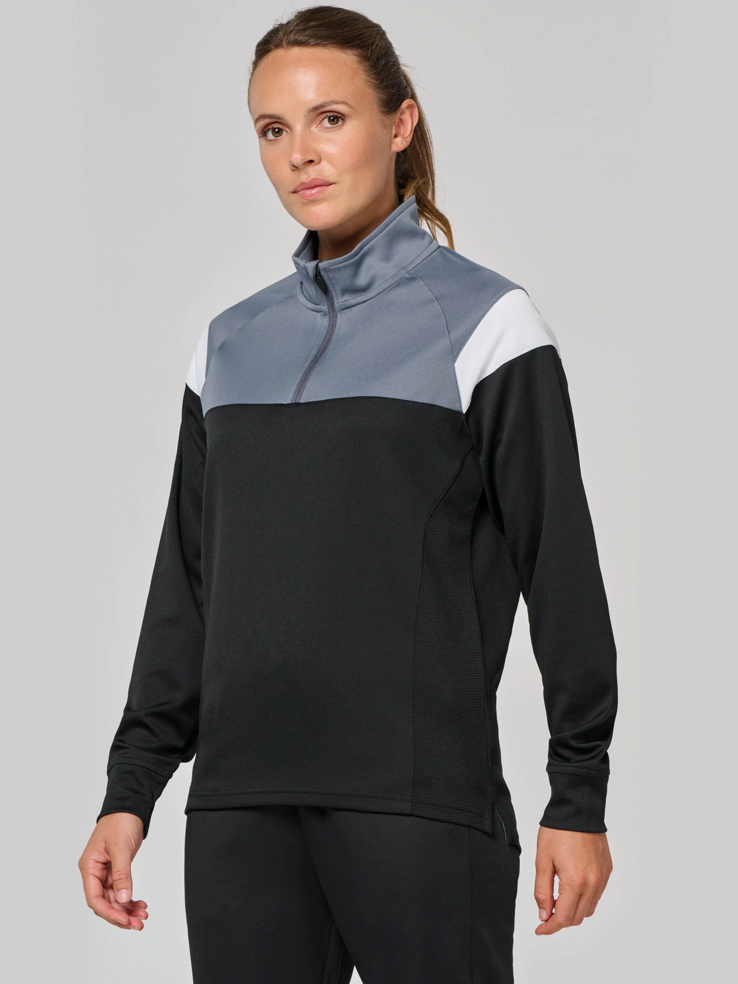 kariban-PA387-training-sweatshirt-viertel-zip-model-0 Kariban Training Sweatshirt 1/4 Zip