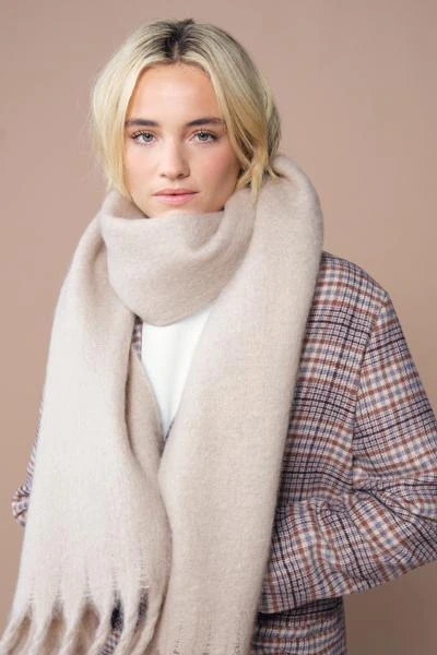 Beechfield Fluffy Scarf
