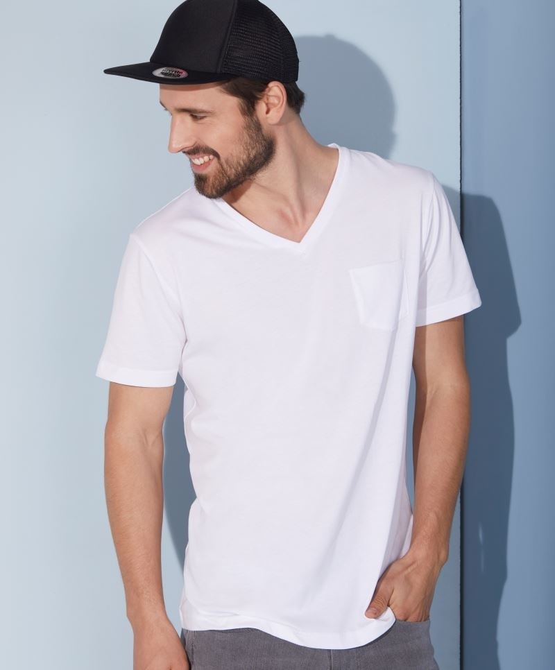 James & Nicholson Herren Bio V-Neck T-Shirt mit Brusttasche
