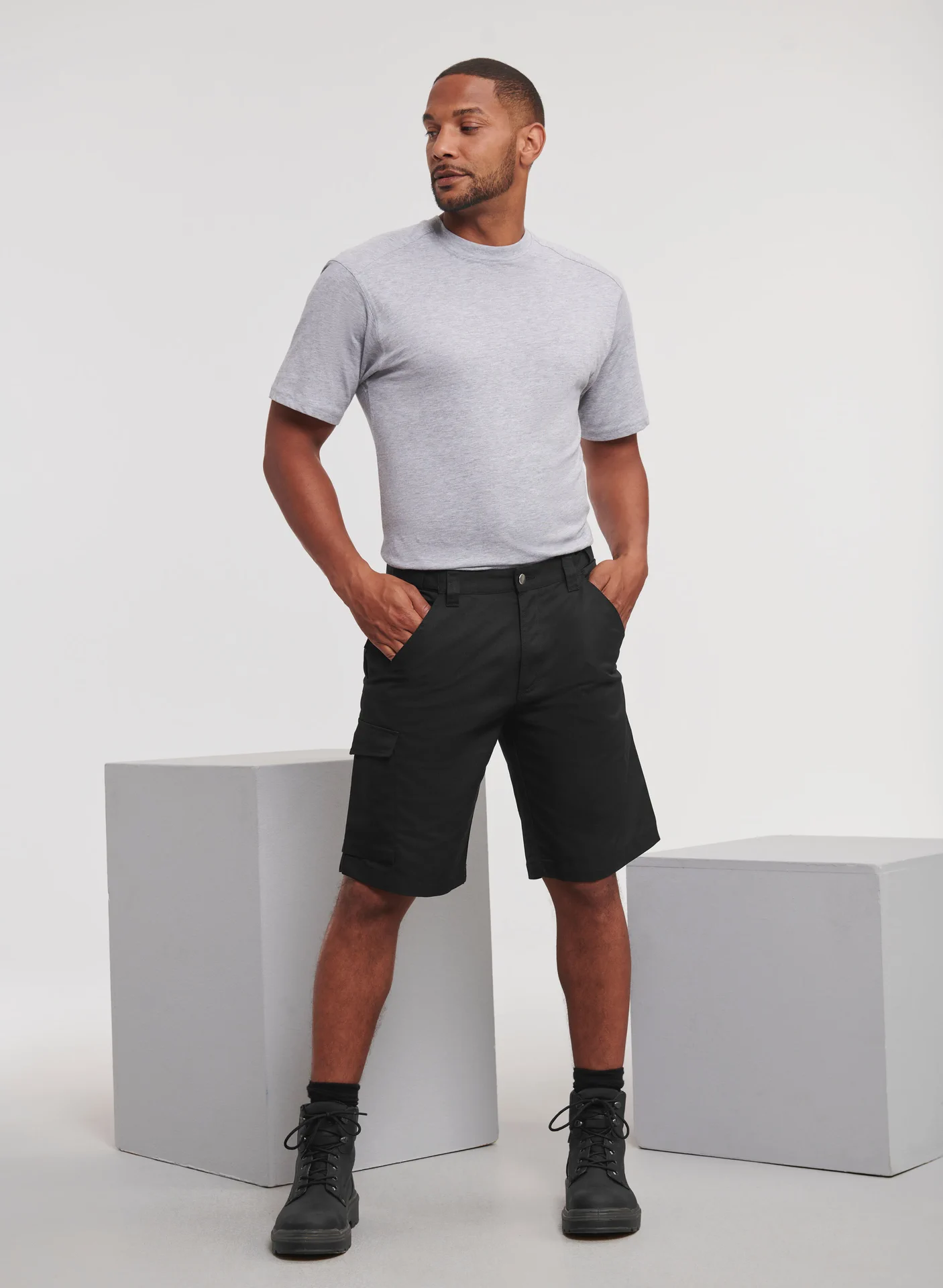 russell-r002m-poly-cotton-twill-shorts-black-model-2 Russell Workwear Polycotton Twill Shorts