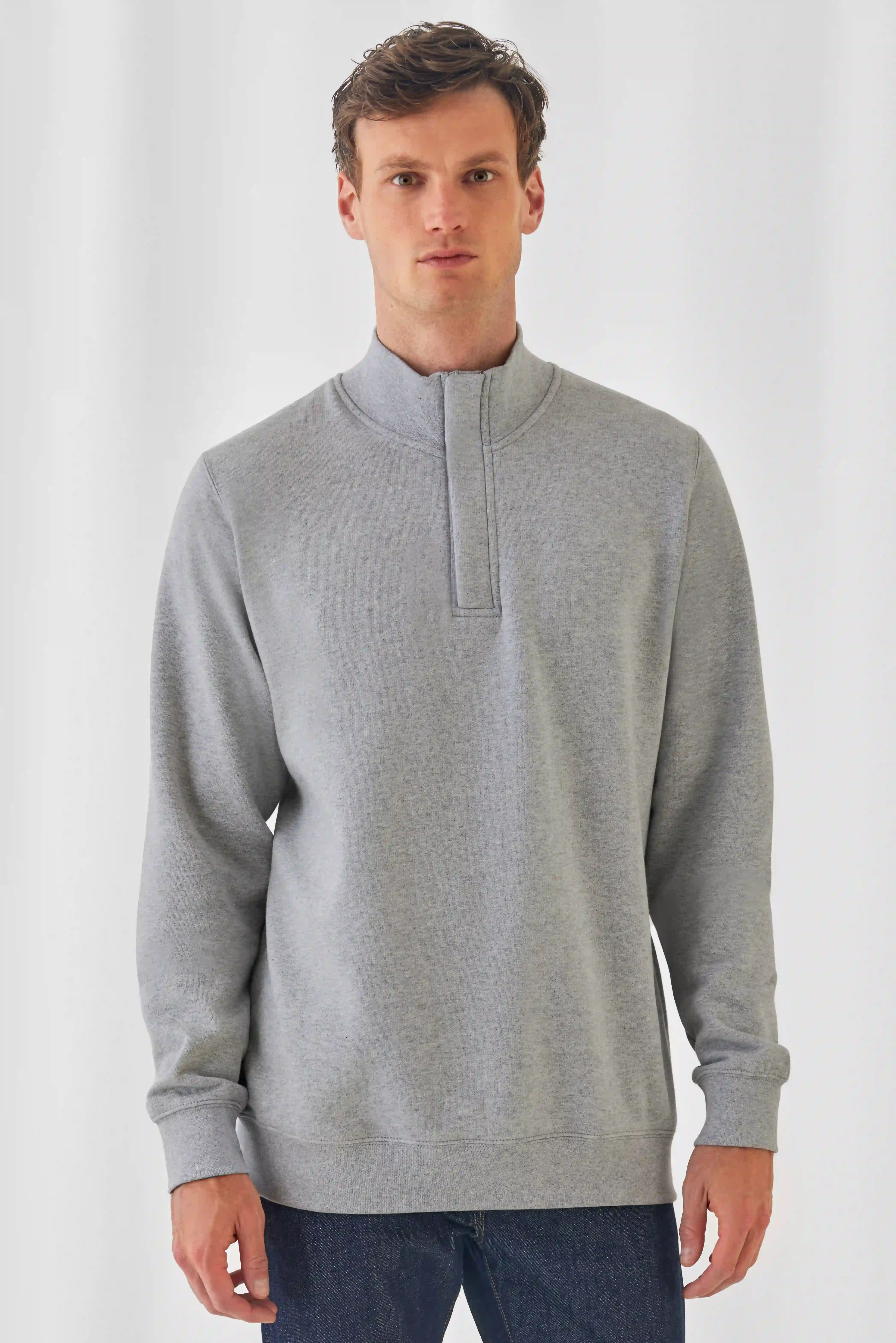 bc-wui22-id004-heather-grey-model-1 B&C Sweat ID.004