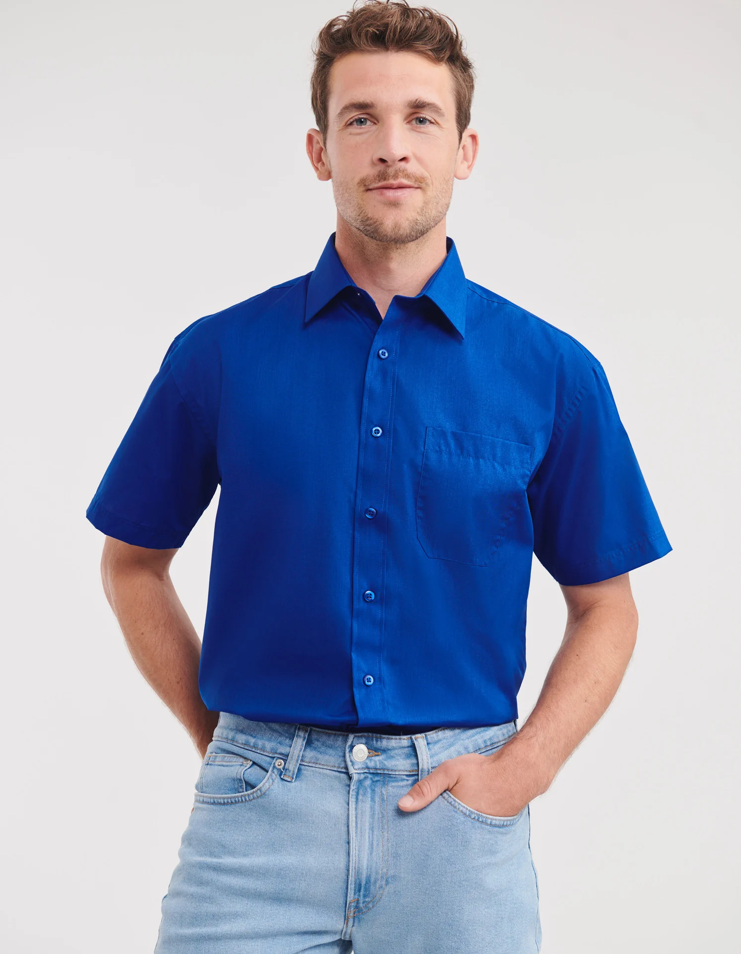 russell-r935m-mens-short-sleeve-poly-cotton-easy-care-poplin-shirt-brightroyal-model-1 Russell Men's Short Sleeve Polycotton Easy Care Poplin Shirt