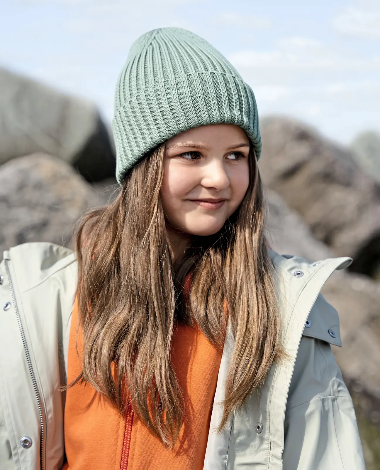 beechfield-b341b-organic-cotton-kids-beanie-model-0 Beechfield Organic Cotton Kids Beanie
