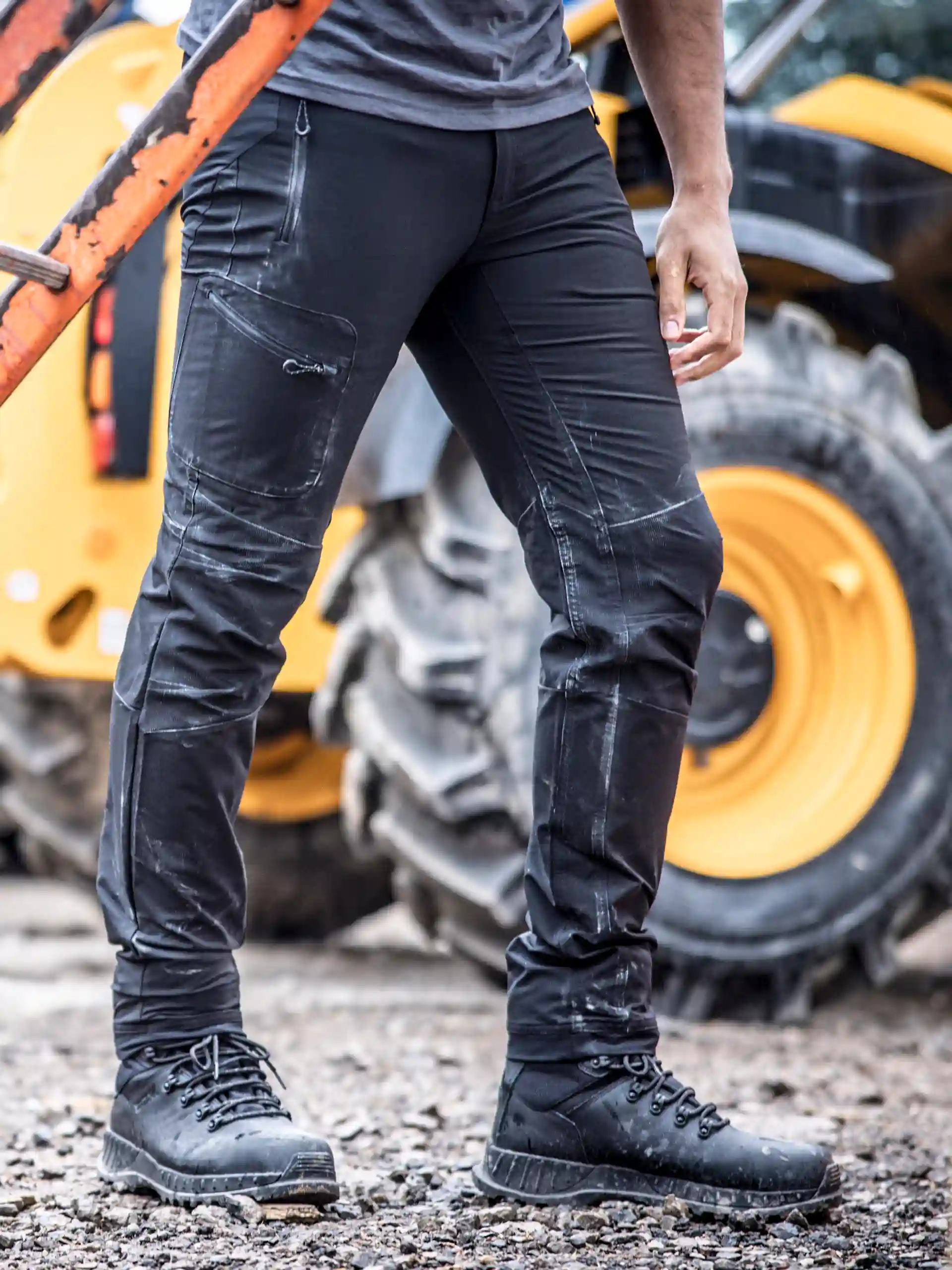 regatta-trj510-prolite-stretch-trouser-black-model-1 Regatta Prolite Stretch Trouser