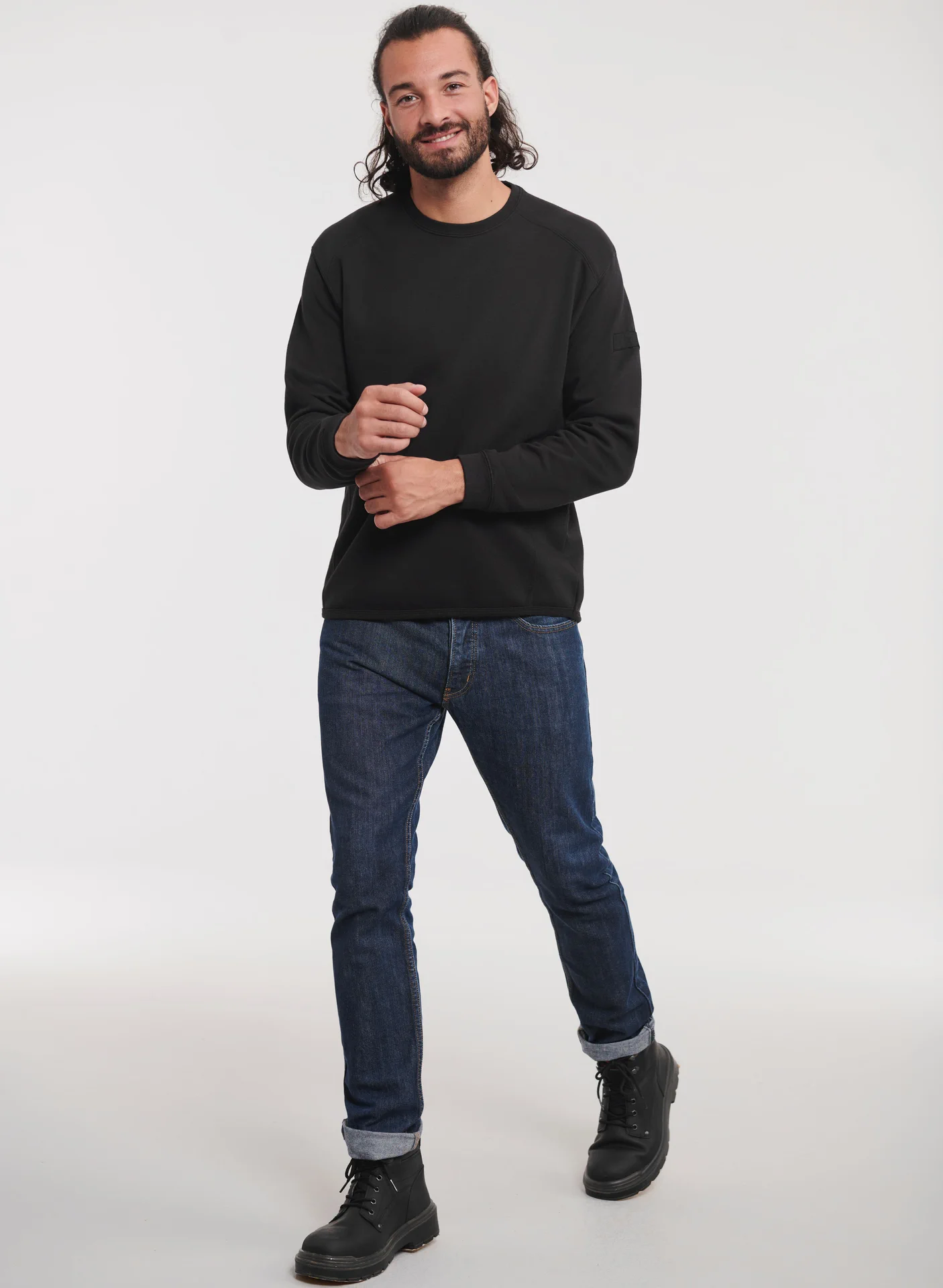 russell-r013m-adults-heavy-duty-crew-neck-sweatshirt-black-model-2 Russell Heavy Duty Workwear Sweatshirt