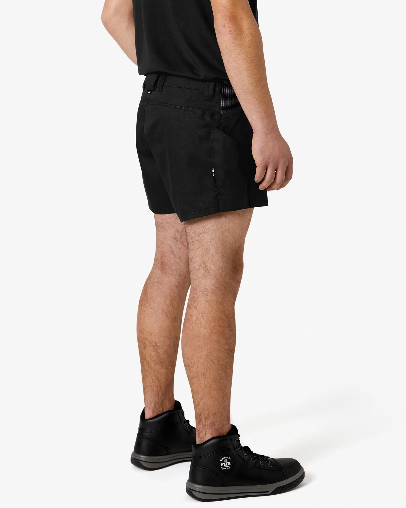 FHB-12531-maik-zunft-shorts-extra-kurz-schwarz-model-2 FHB Zunft-Shorts MAIK extra kurz