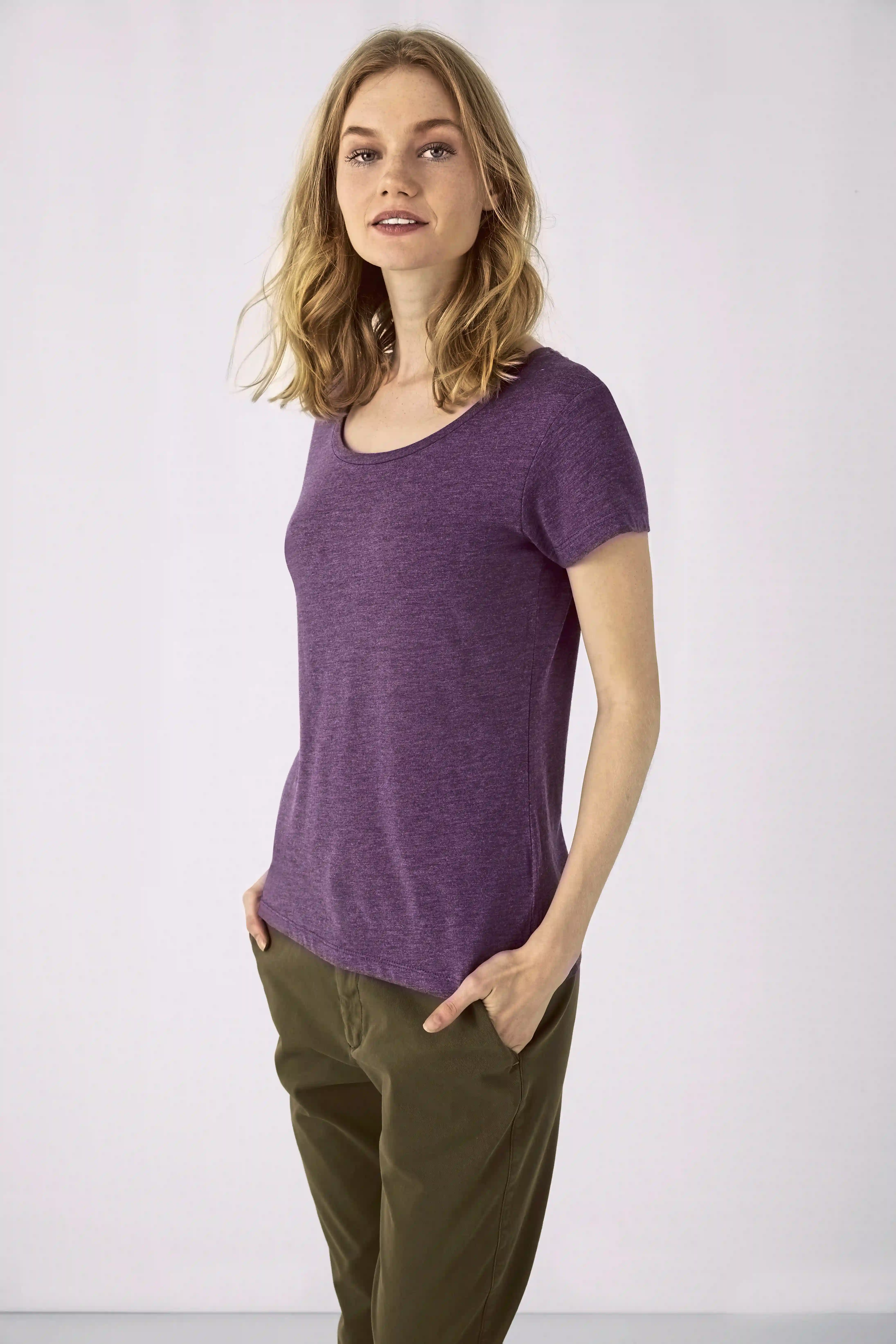 bc-tw056-triblend-women-t-shirt-heather-purple-model-1 B&C Triblend T-Shirt Women