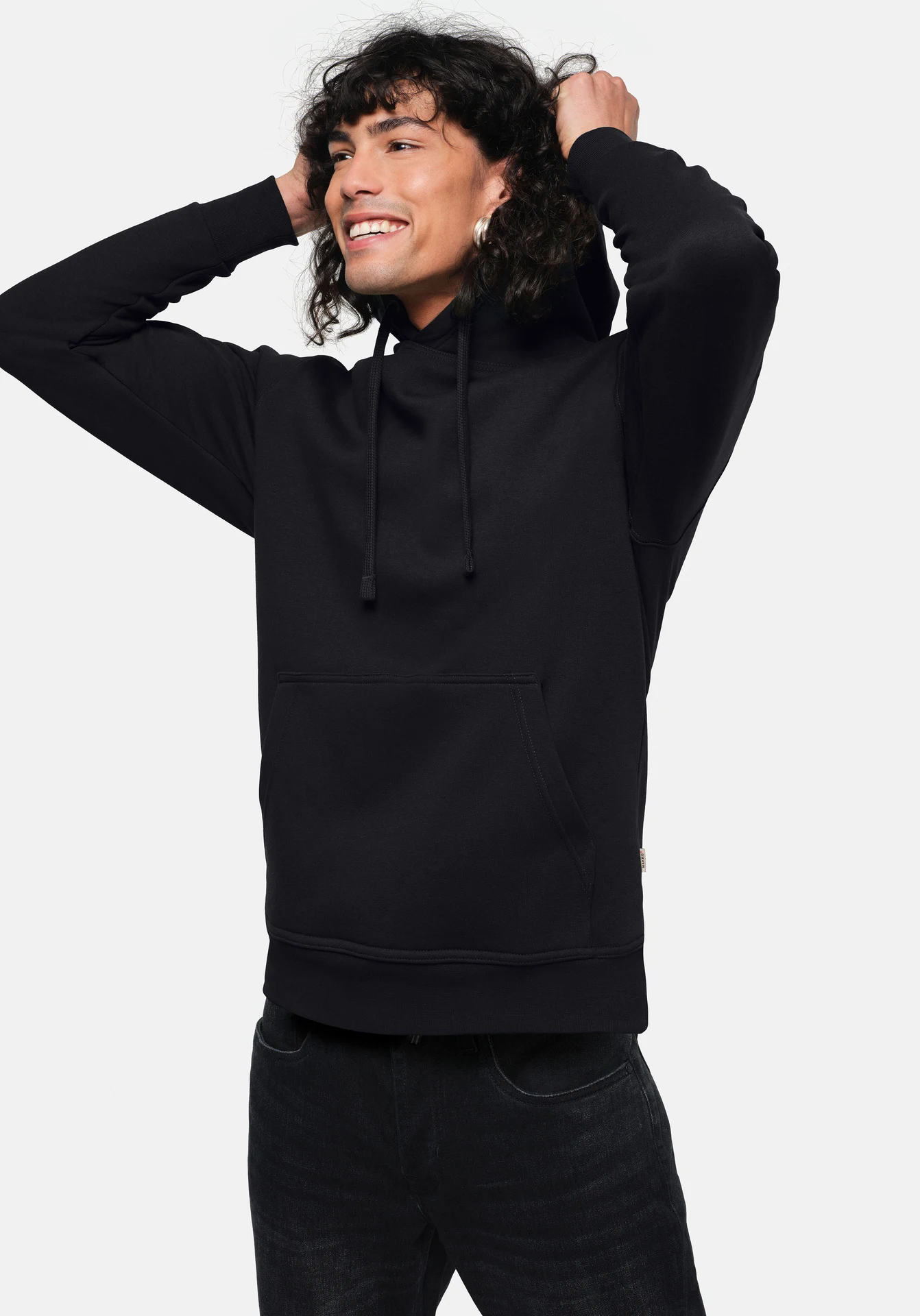 hakro-601-kapuzen-sweatshirt-premium-schwarz-model-0 HAKRO Kapuzen-Sweatshirt 601 Premium