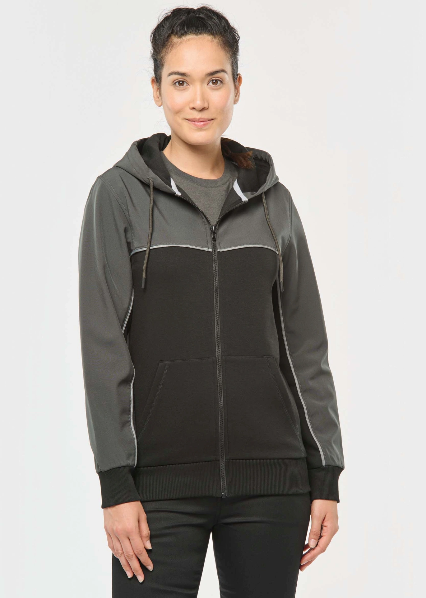 kariban-WK450-workwear-3-lagen-softshell-jacke-black-darkgrey-model-1 Kariban Unisex Workwear 3-Lagen Softshell Jacke